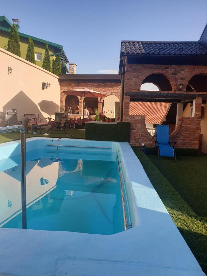 Guesthouse Prenociste Faraon Pljevlja Eksteriør billede